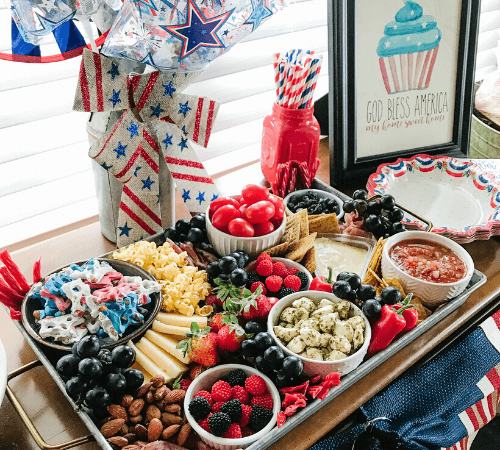 4th of July Table – Charcuterie, Favors & Printables!